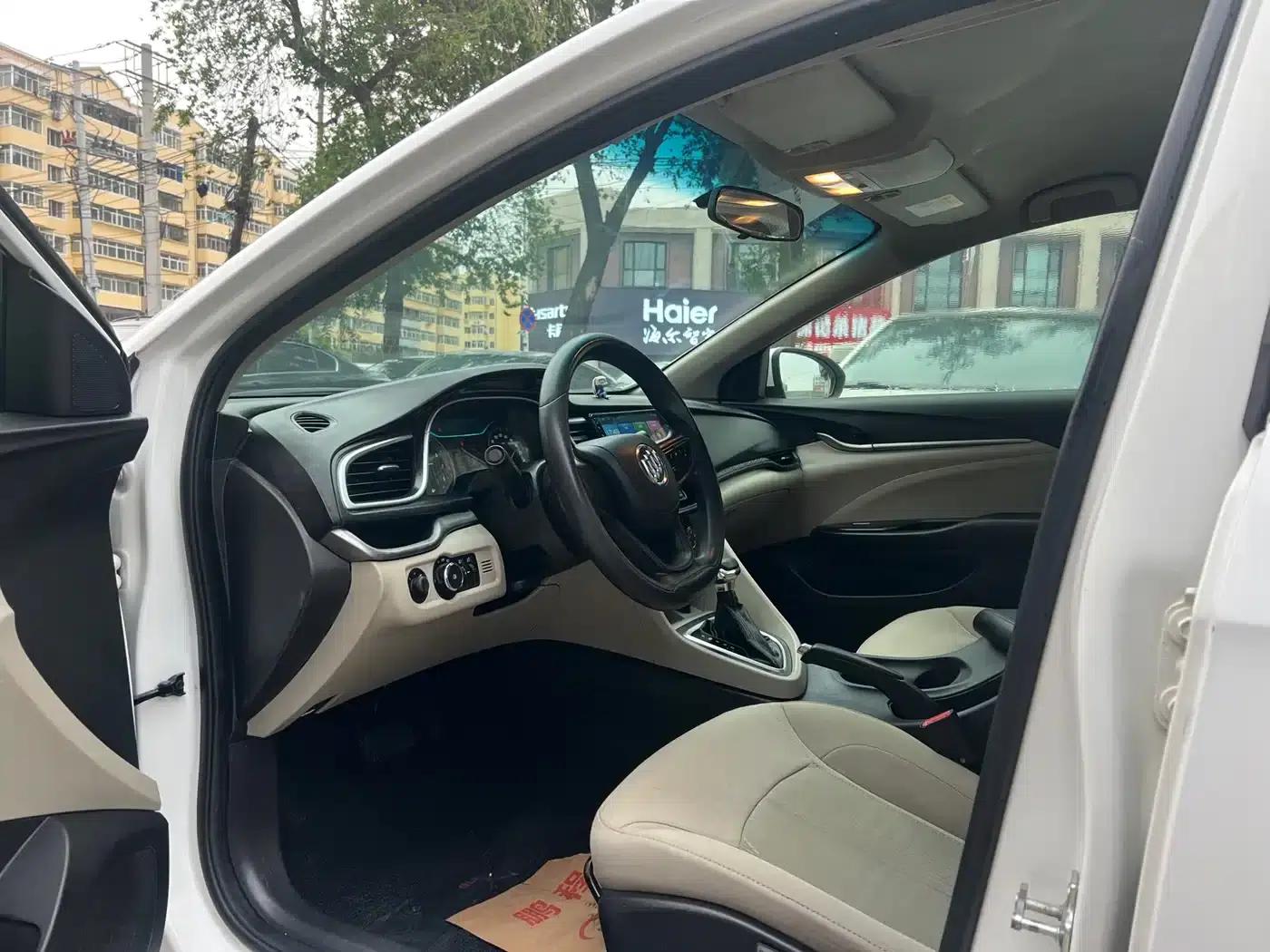 Buick Excelle 2017 15N Automatic Entry-Level Model — миниатюра 9