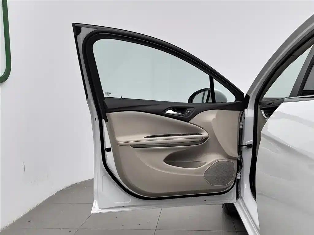 Buick Verano 2017 Sedan 15S Automatic Leading Edition — миниатюра 8