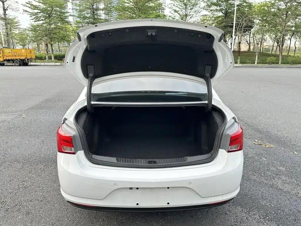 Buick Verano 2018 Sedan 15S Automatic Leading Edition — миниатюра 9