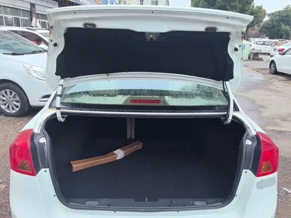 Buick Excelle 2015 1.5L Manual Classic — миниатюра 15