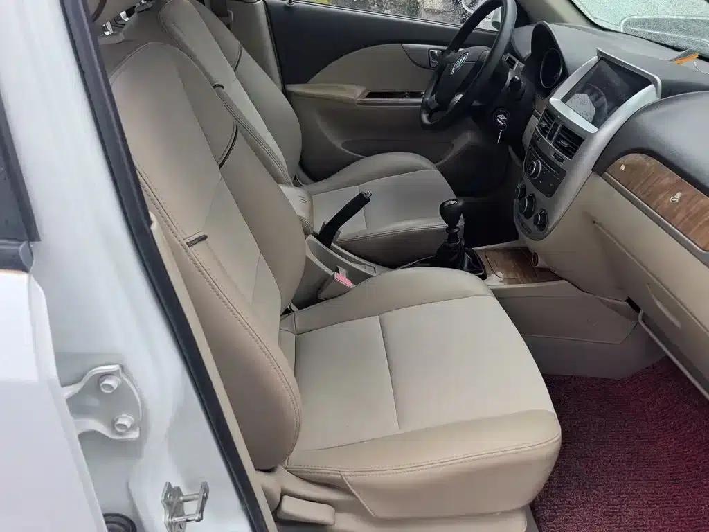 Buick Excelle 2015 1.5L Manual Classic — миниатюра 20