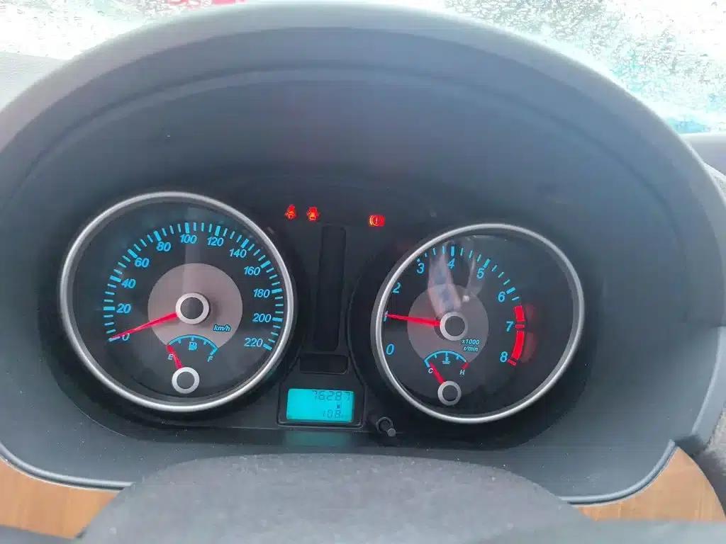 Buick Excelle 2015 1.5L Manual Classic — миниатюра 8