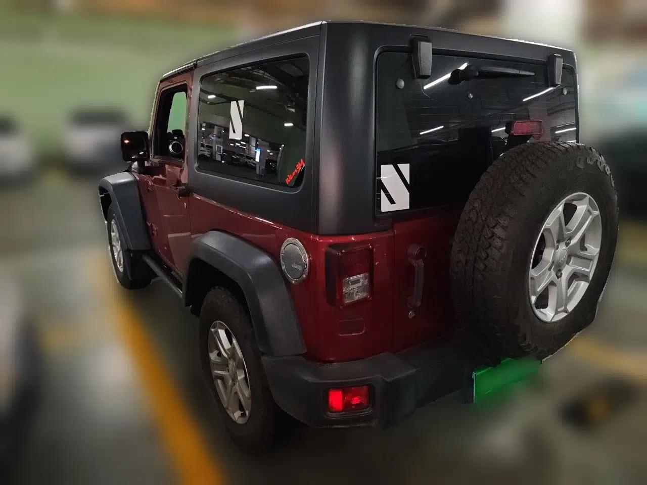 Jeep Wrangler 2012 3.6L Rubicon two-door model — миниатюра 4
