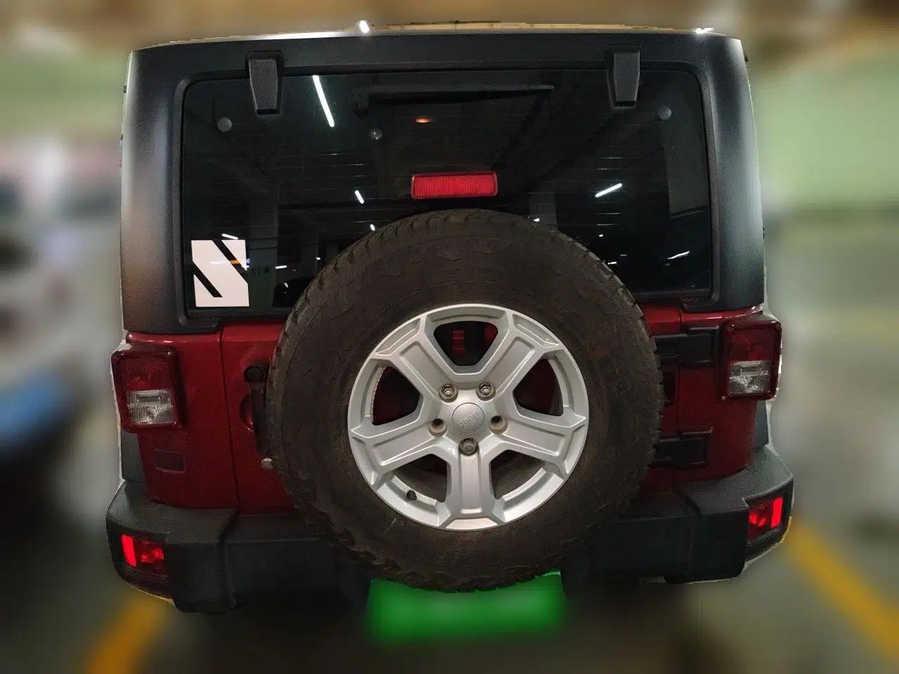 Jeep Wrangler 2012 3.6L Rubicon two-door model — миниатюра 5