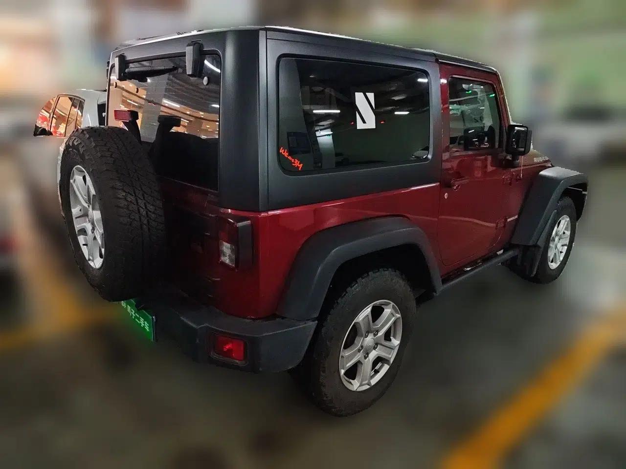 Jeep Wrangler 2012 3.6L Rubicon two-door model — миниатюра 6