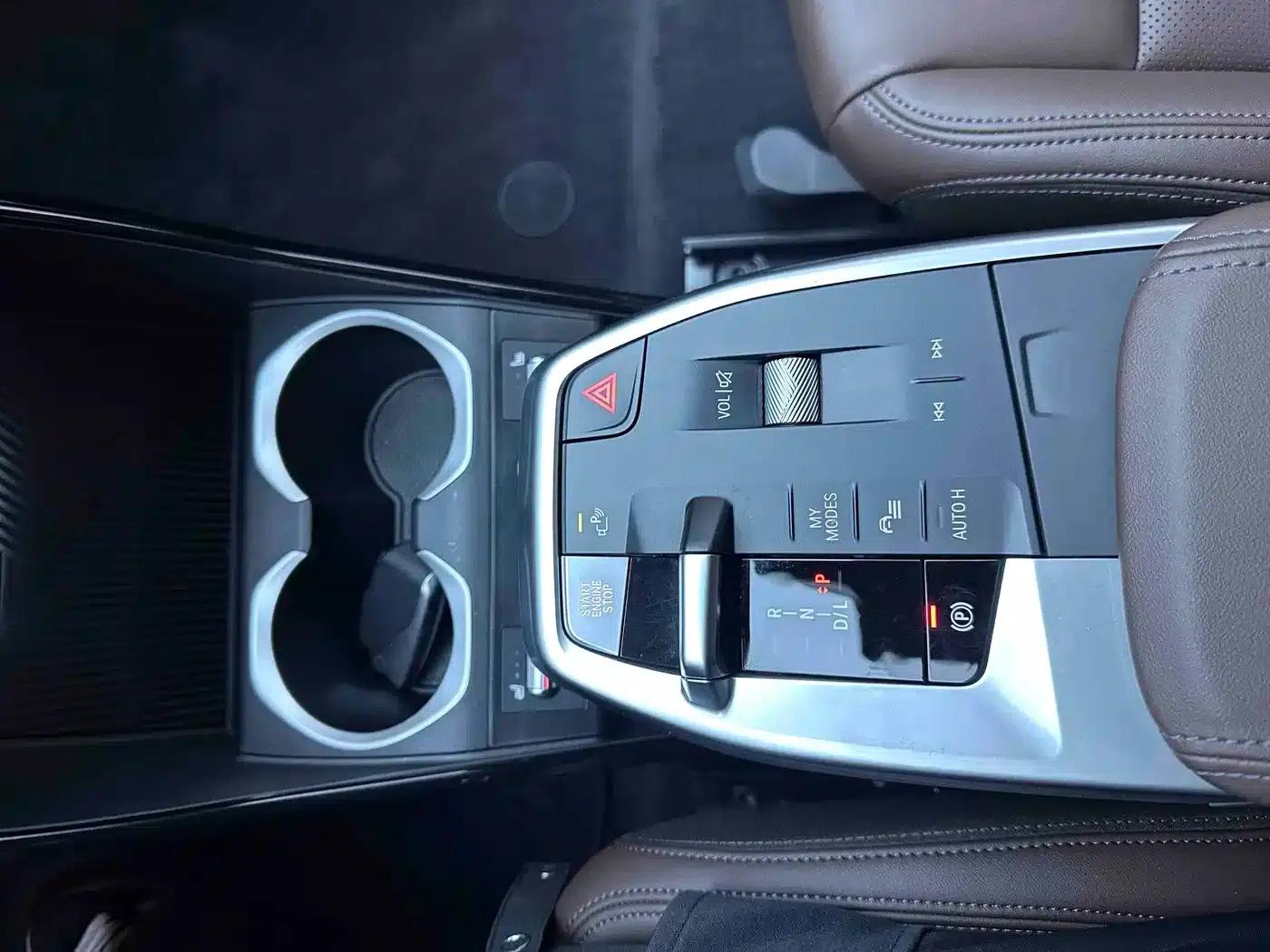 2023 BMW X1 sDrive20Li X Design Package — миниатюра 17