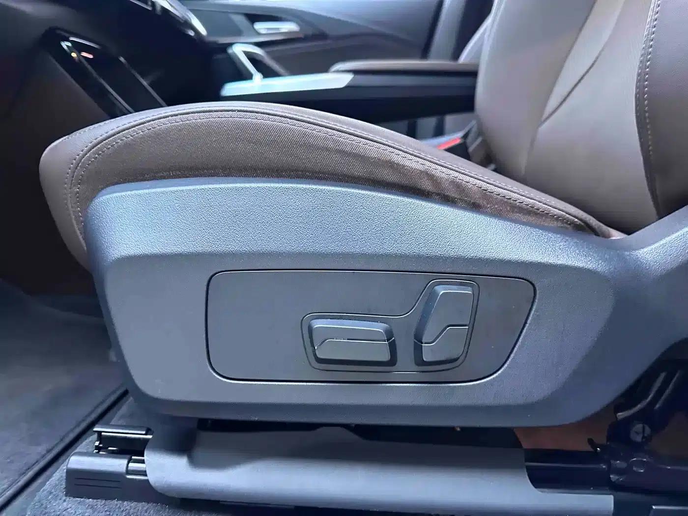 2023 BMW X1 sDrive20Li X Design Package — миниатюра 20