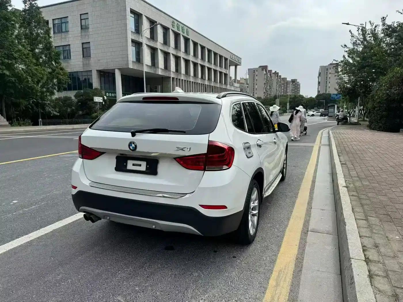BMW X1 2014 sDrive18i Leading Edition — миниатюра 4