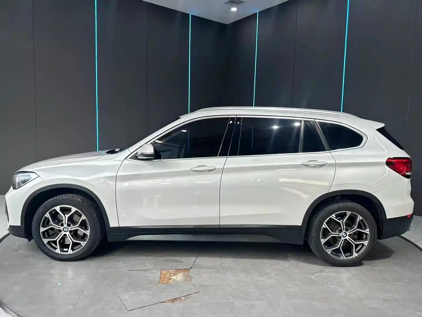 BMW X1 2021 sDrive25Li Leading Edition — миниатюра 4
