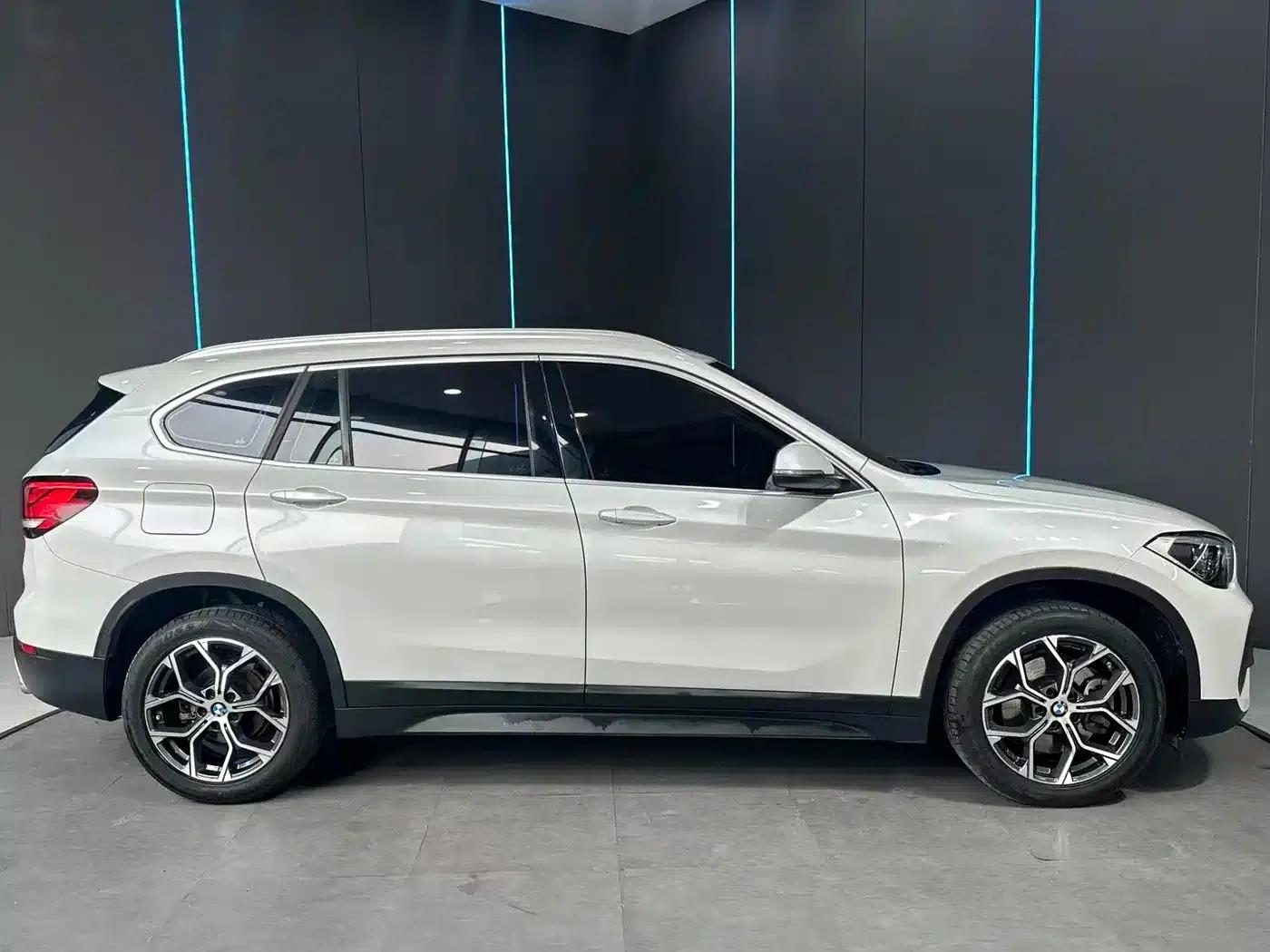 BMW X1 2021 sDrive25Li Leading Edition — миниатюра 5