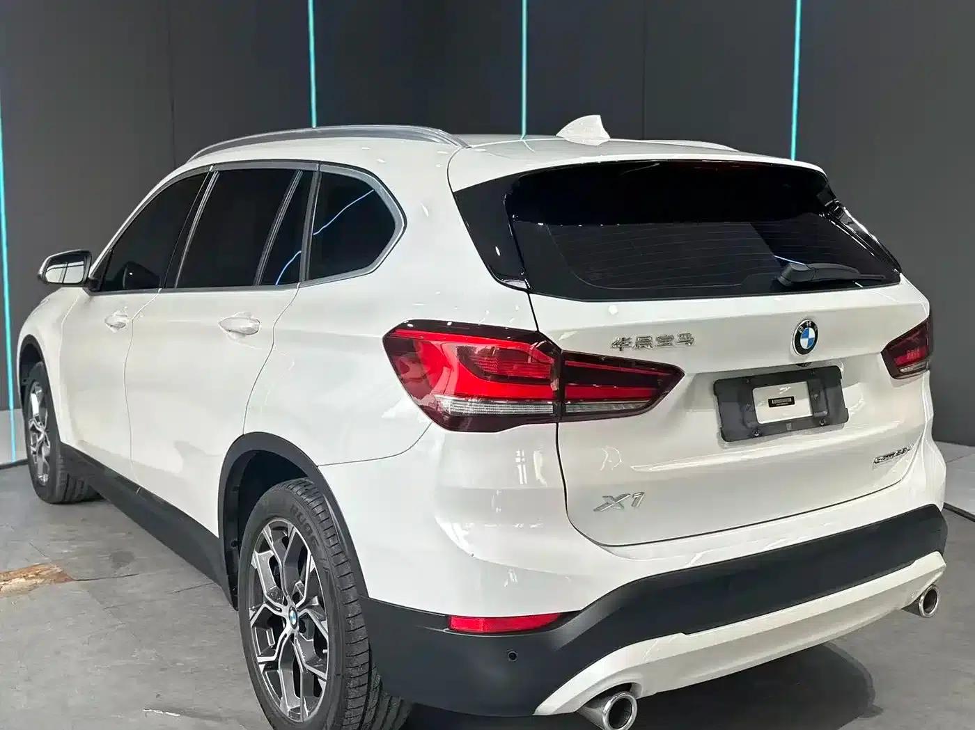 BMW X1 2021 sDrive25Li Leading Edition — миниатюра 8