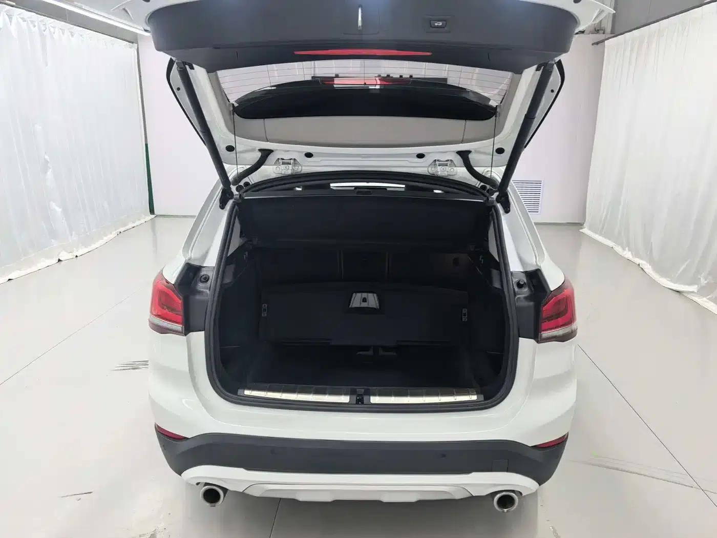 BMW X1 2022 sDrive20Li Fashion Edition — миниатюра 18