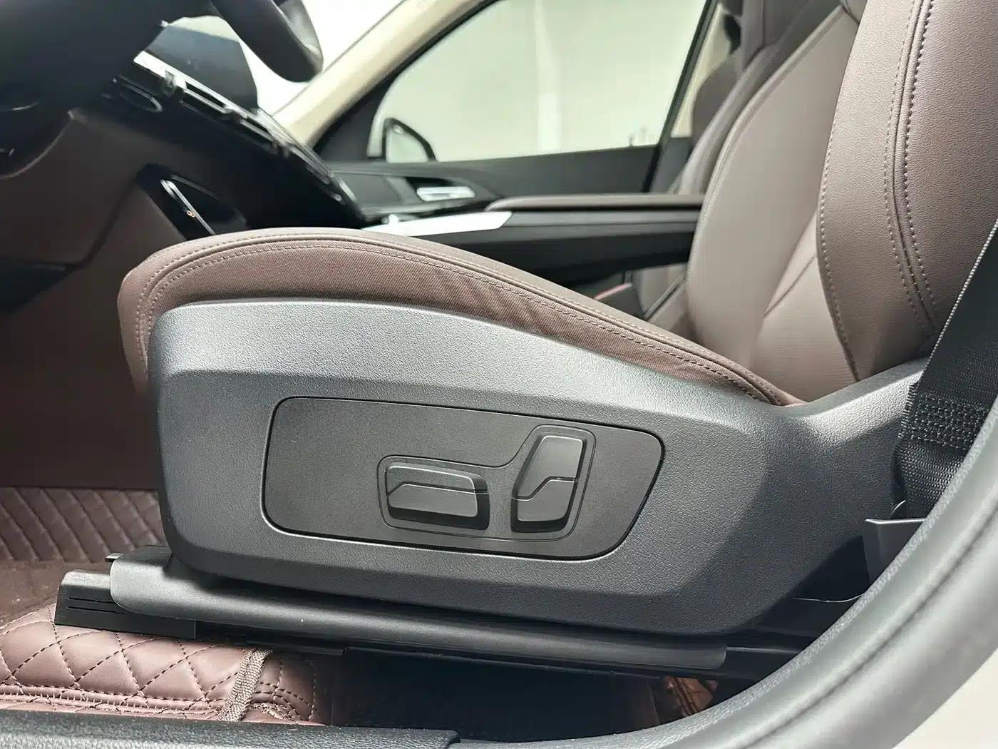 2023 BMW X1 sDrive20Li X Design Package — миниатюра 14