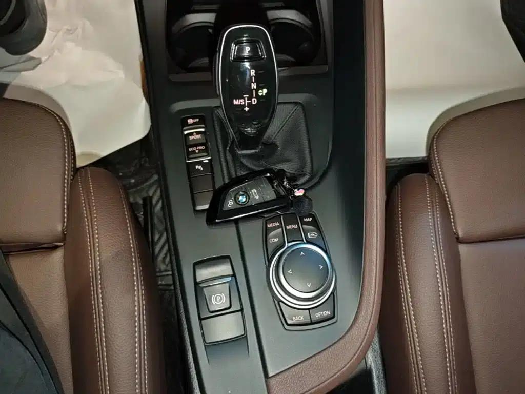 BMW X1 2022 sDrive25Li Leading Edition — миниатюра 14