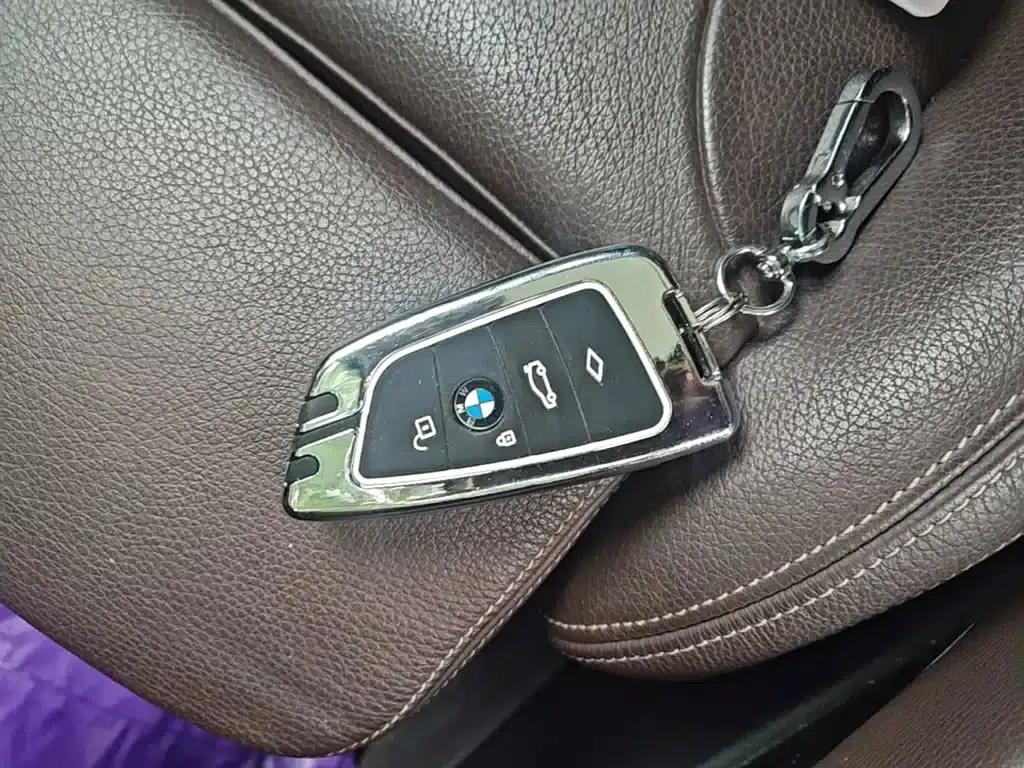 BMW X1 2016 sDrive20Li Luxury — миниатюра 9