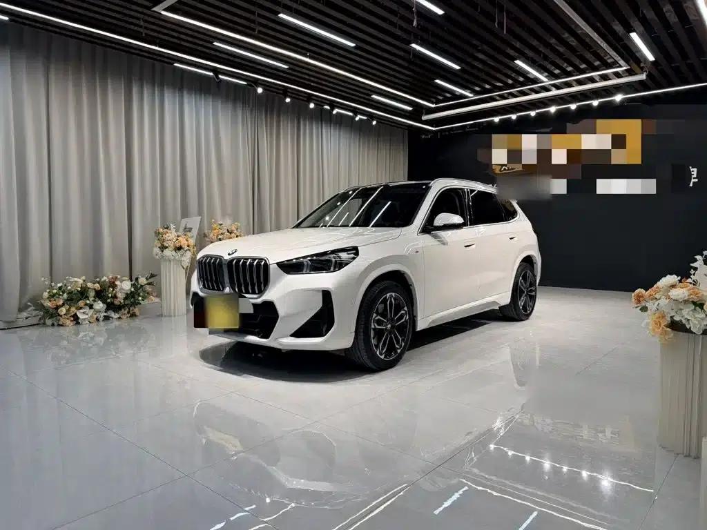 BMW X1 2023 sDrive25Li M Sport Package — миниатюра 2