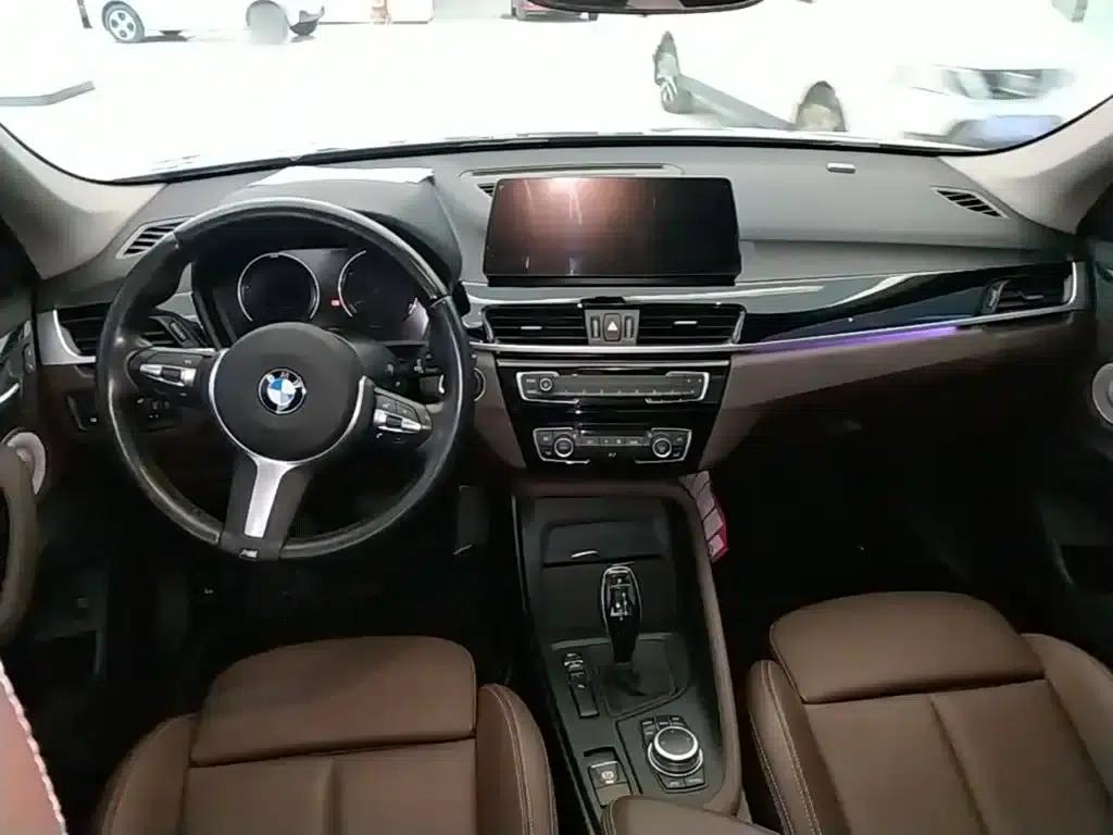 BMW X1 2022 sDrive25Li Leading Edition — миниатюра 6