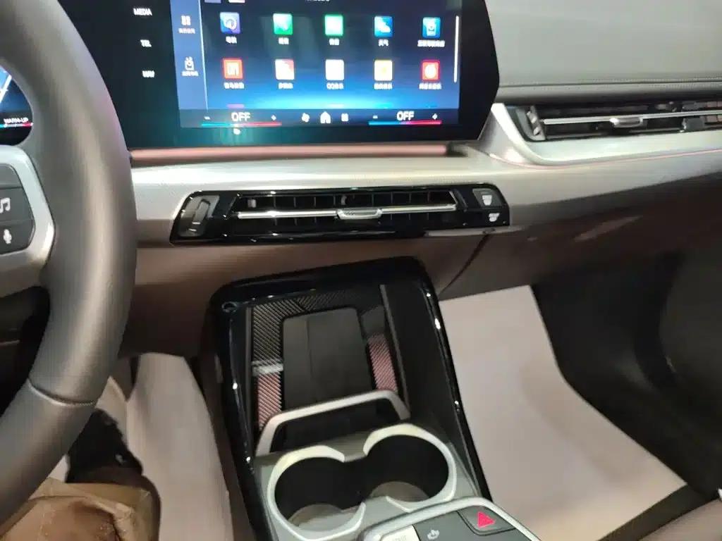BMW X1 2023 sDrive25Li M Sport Package — миниатюра 9