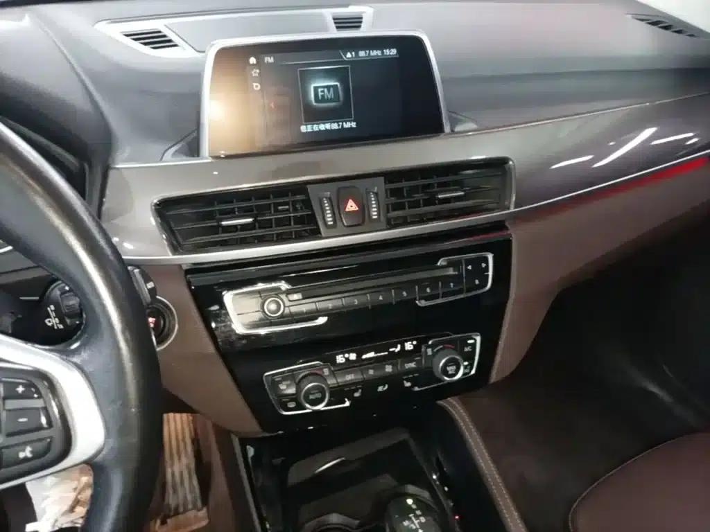 BMW X1 2018 xDrive20Li Premium — миниатюра 13