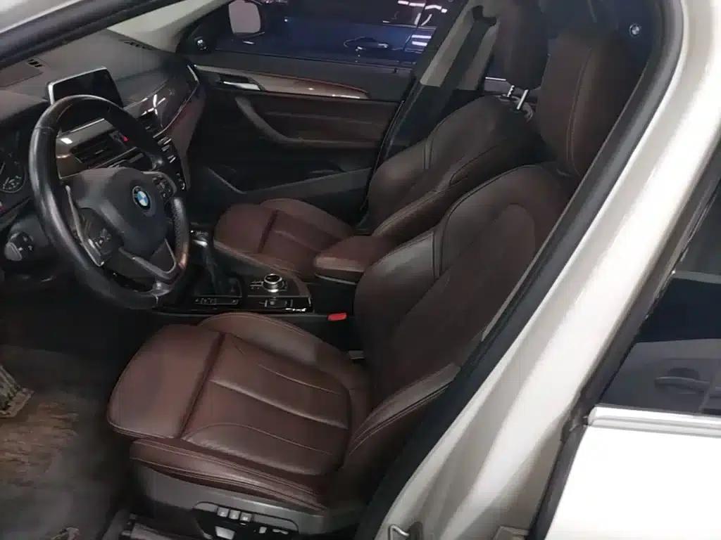 BMW X1 2018 xDrive20Li Premium — миниатюра 15