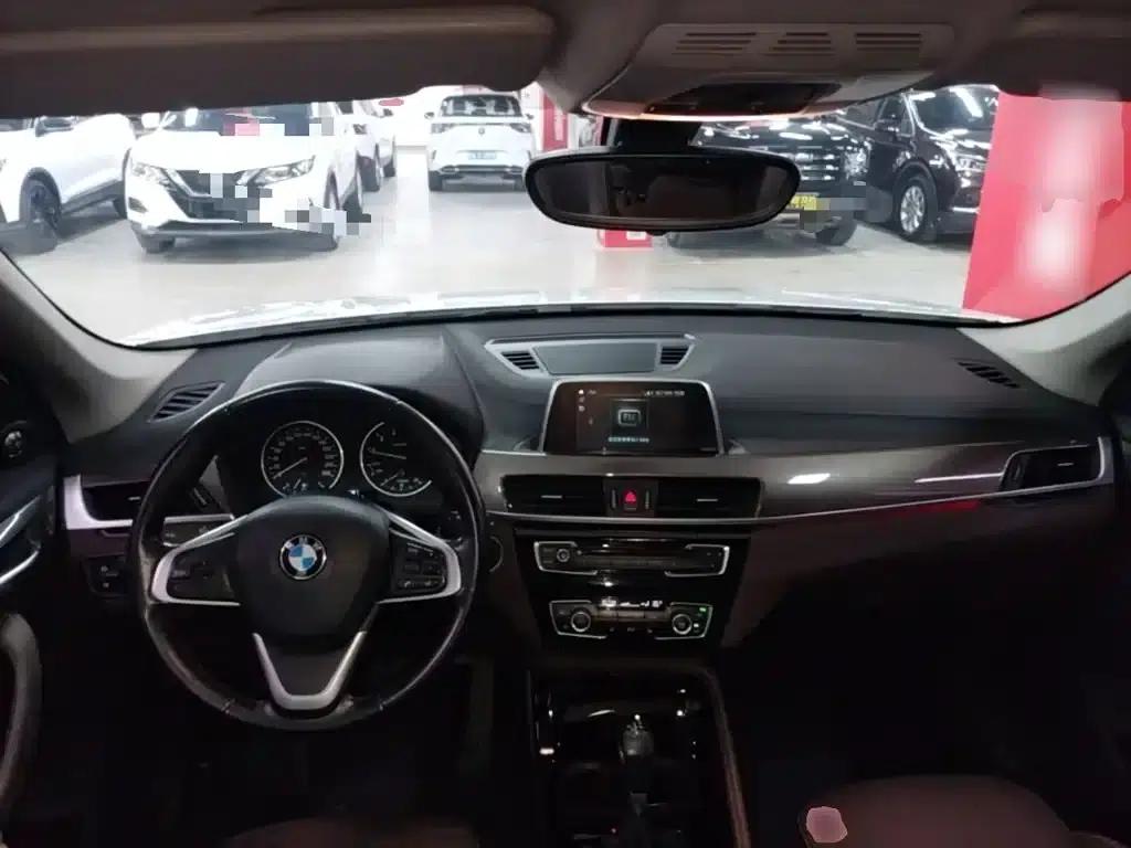 BMW X1 2018 xDrive20Li Premium — миниатюра 10