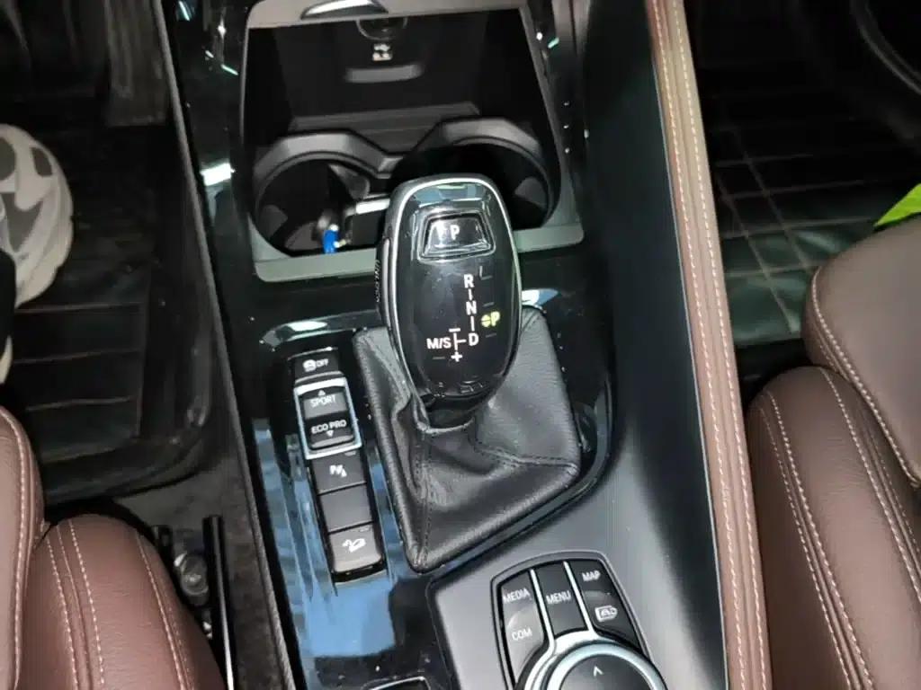BMW X1 2022 xDrive25Li Premium — миниатюра 14