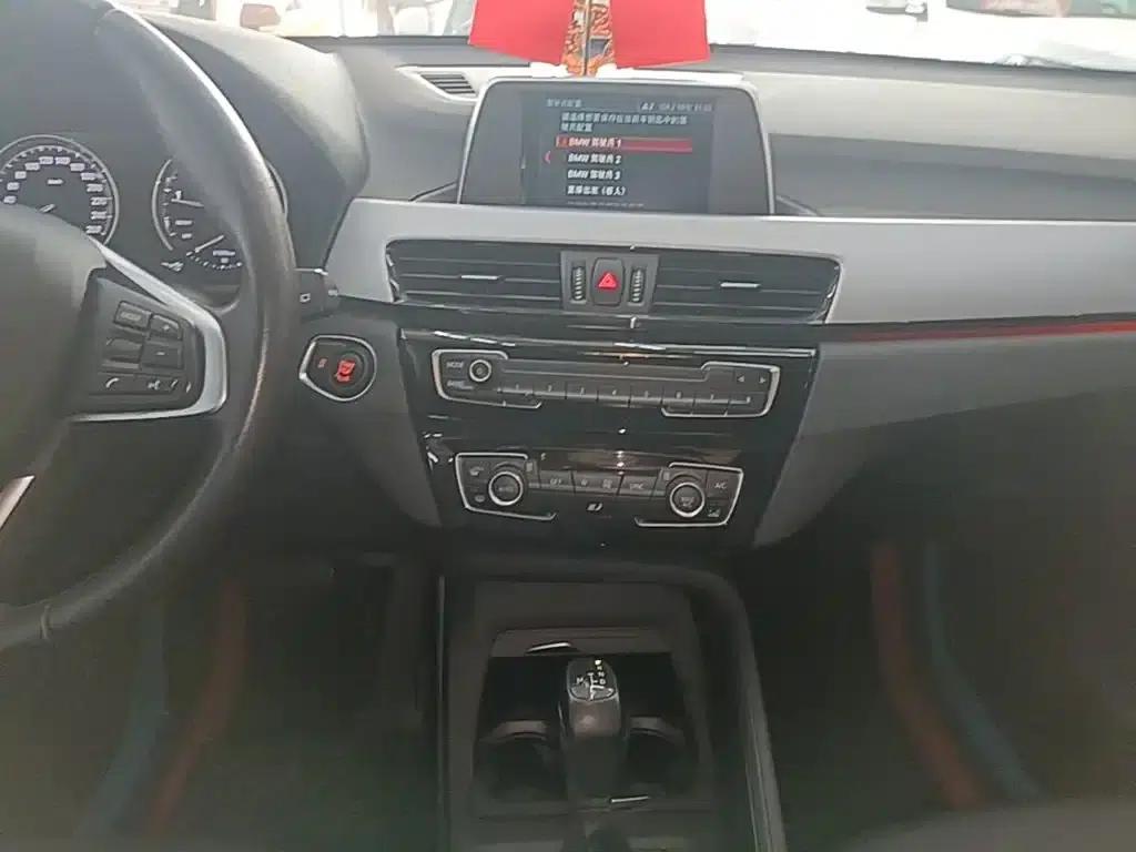 BMW X1 2018 sDrive20Li Leading Edition — миниатюра 13