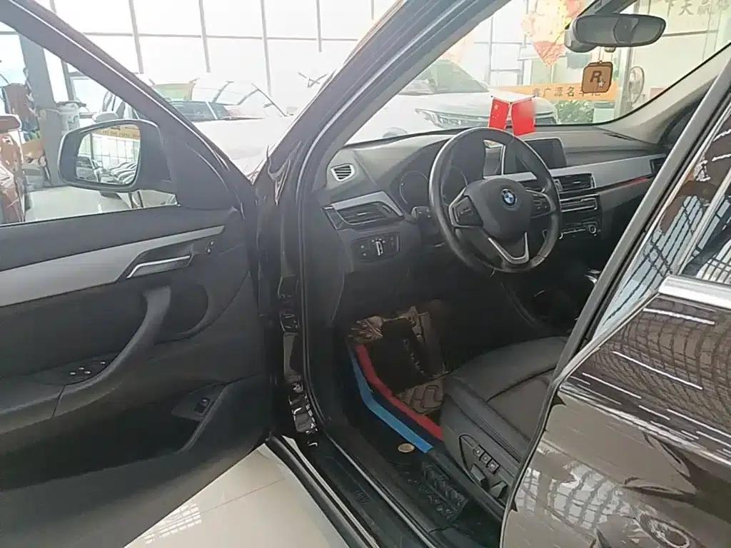 BMW X1 2018 sDrive20Li Leading Edition — миниатюра 16