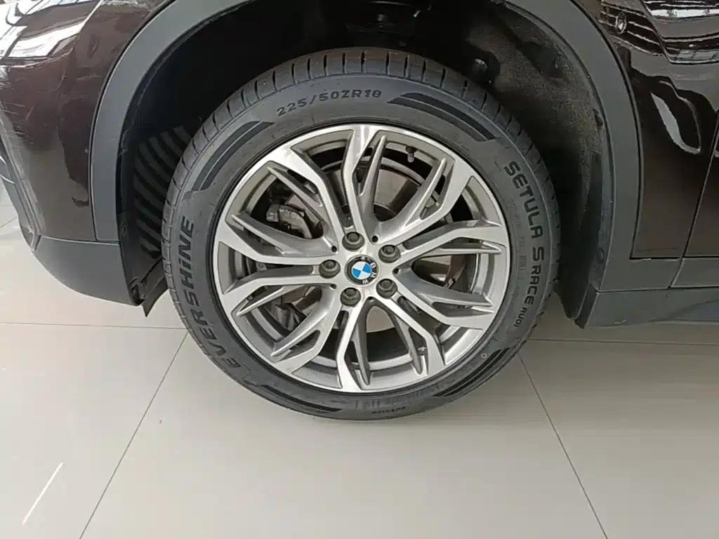 BMW X1 2018 sDrive20Li Leading Edition — миниатюра 23
