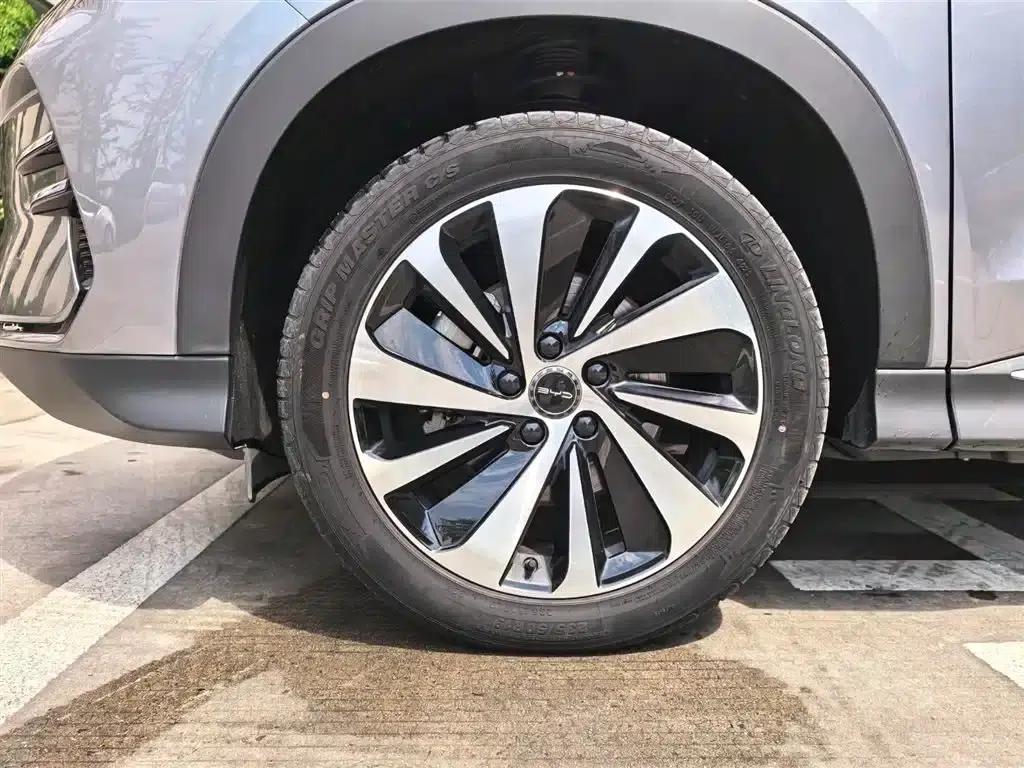 Song PLUS New Energy 2023 Champion Edition EV 520KM Premium — миниатюра 15