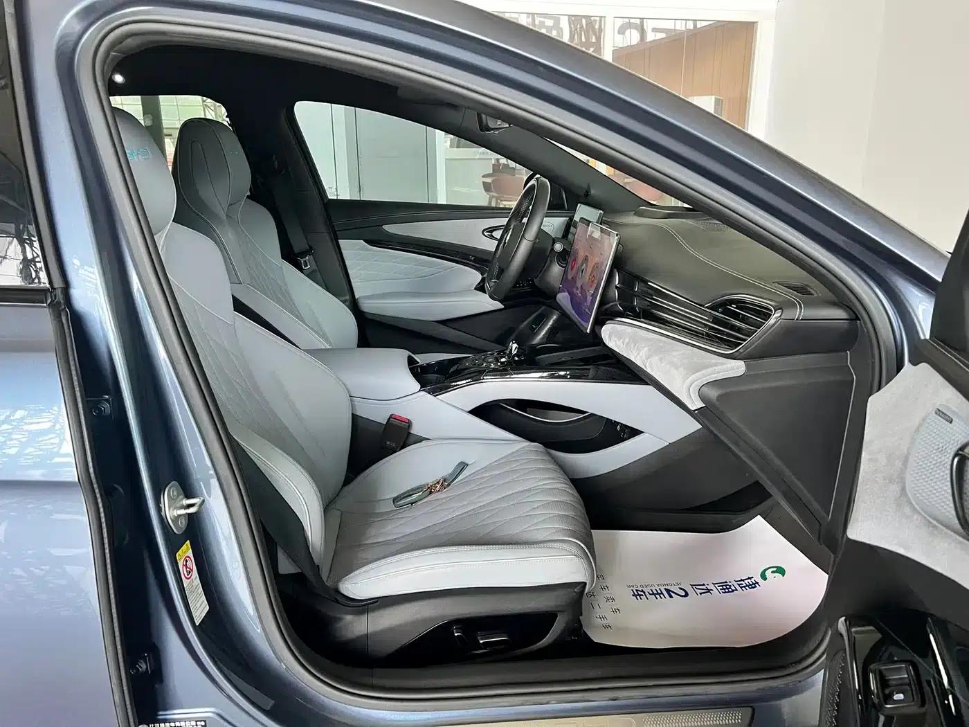 Seal 2022 700km Long Range Rear-Wheel Drive Version — миниатюра 13