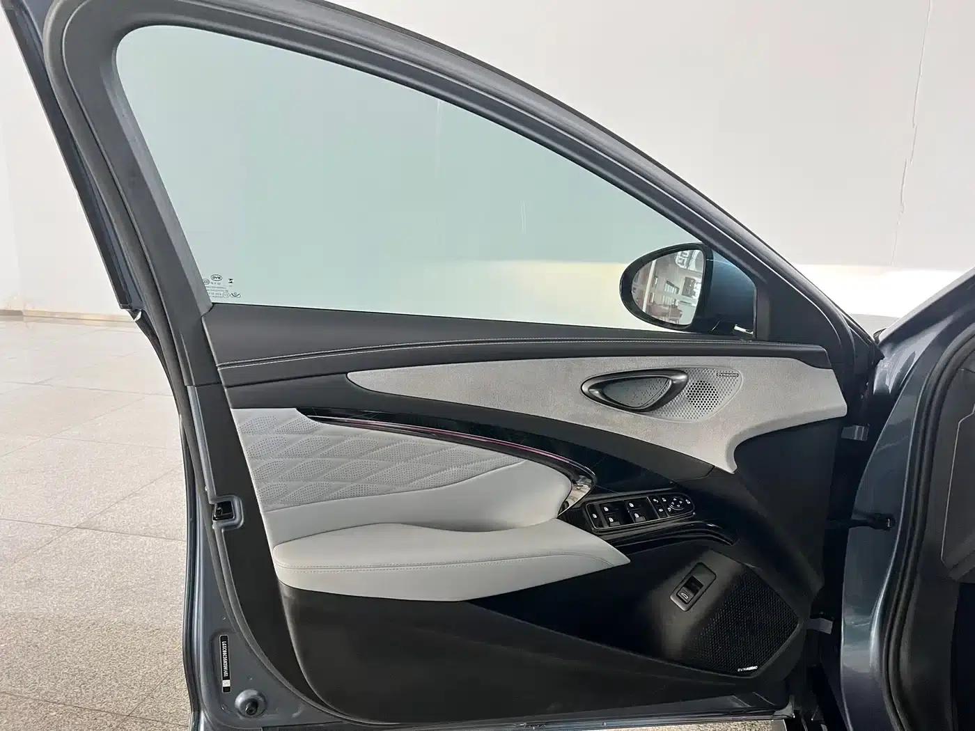 Seal 2022 700km Long Range Rear-Wheel Drive Version — миниатюра 20