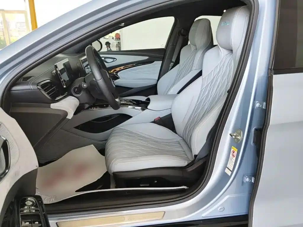 Seal 2022 550km Standard Range Rear-Wheel Drive Premium Edition — миниатюра 15