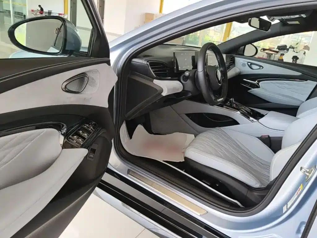Seal 2022 550km Standard Range Rear-Wheel Drive Premium Edition — миниатюра 16