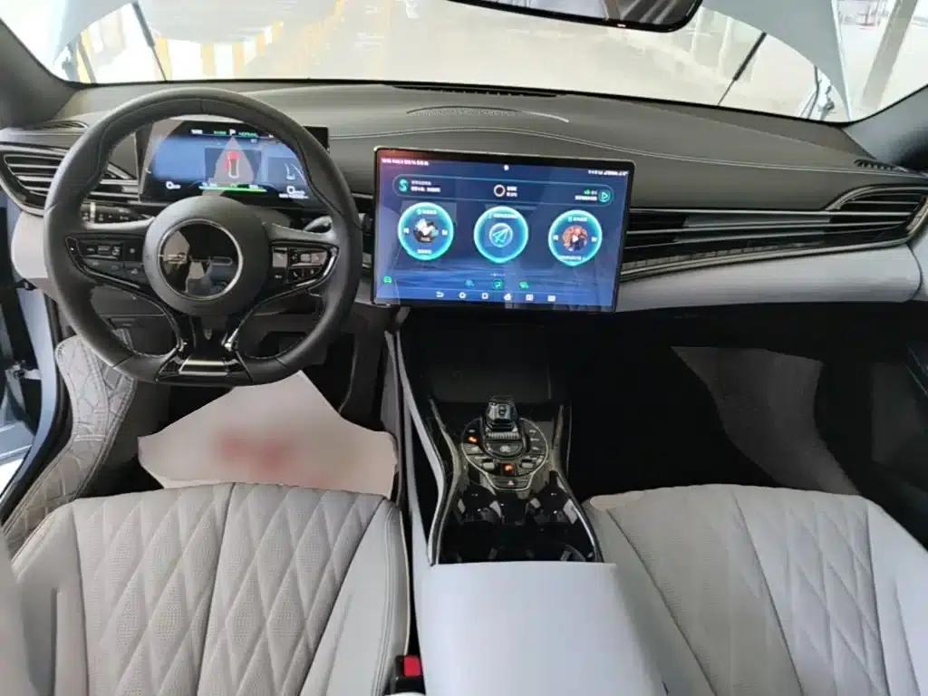 Seal 2022 550km Standard Range Rear-Wheel Drive Premium Edition — миниатюра 10