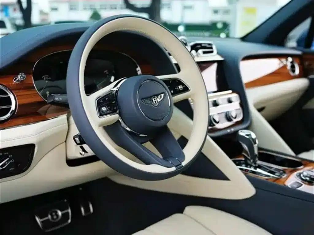 Bentayga 2022 4.0T V8 — миниатюра 5