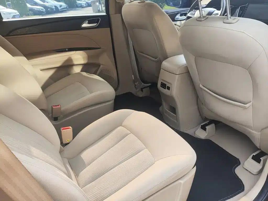 Baojun 730 2019 1.5L Manual Value Edition 7-Seater National VI Emission Standard — миниатюра 13