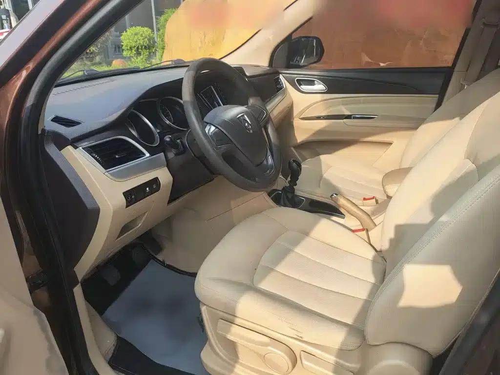 Baojun 730 2019 1.5L Manual Value Edition 7-Seater National VI Emission Standard — миниатюра 17