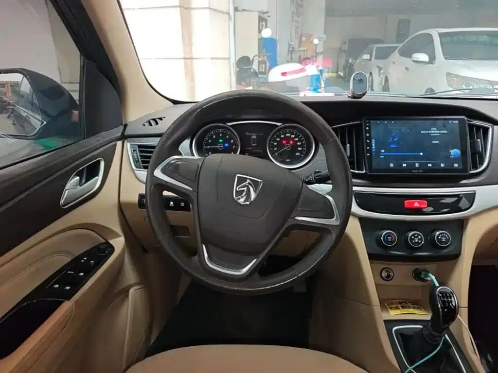 Baojun 730 2019 1.5L Manual Value Edition 7-Seater National VI Emission Standard — миниатюра 3