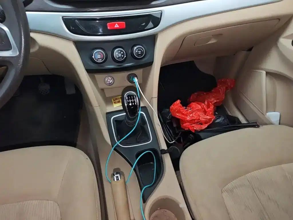 Baojun 730 2019 1.5L Manual Value Edition 7-Seater National VI Emission Standard — миниатюра 6