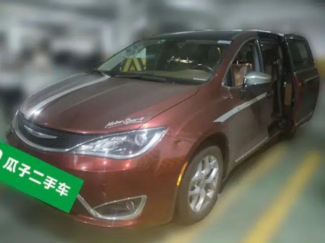Chrysler Grand Voyager 2017 3.6L Premium Edition