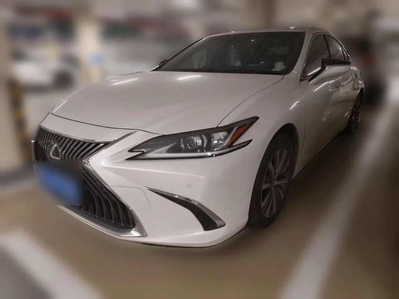 Lexus ES 2020 200 Excellence Edition — миниатюра 1