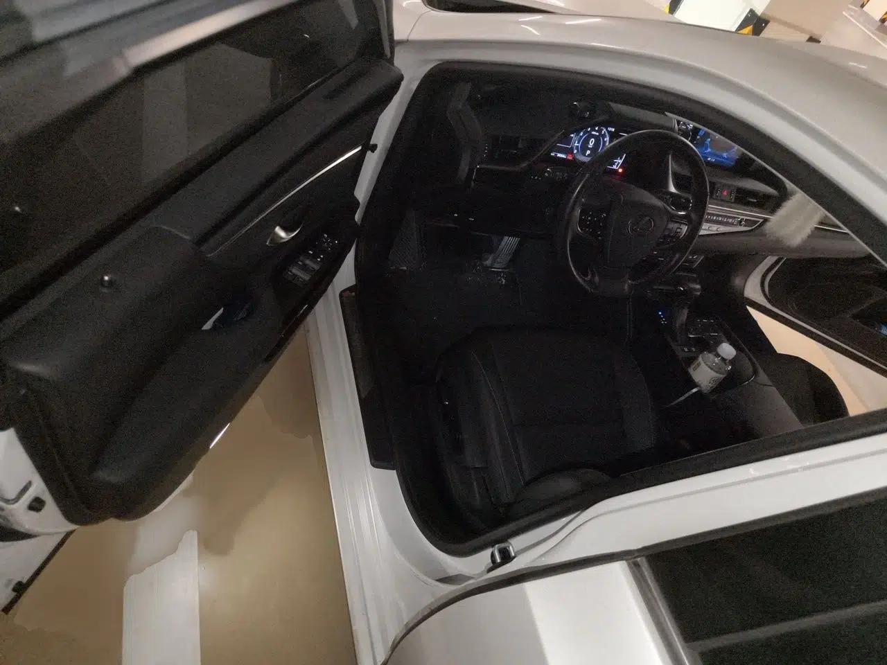 Lexus ES 2020 200 Excellence Edition — миниатюра 19