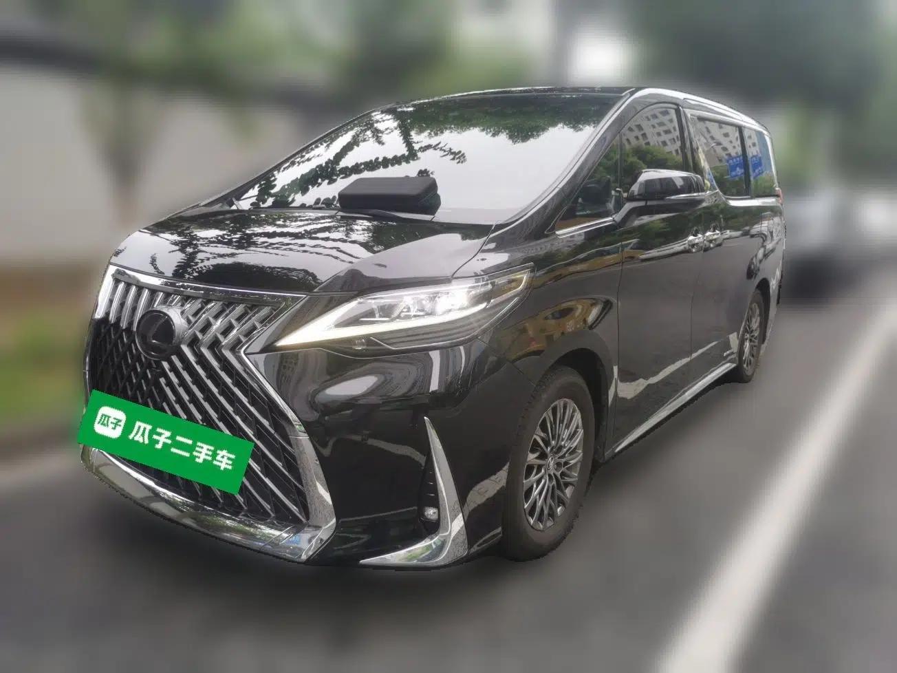 Lexus LM 2020 300h Seven-Seat Elegant Edition — миниатюра 1