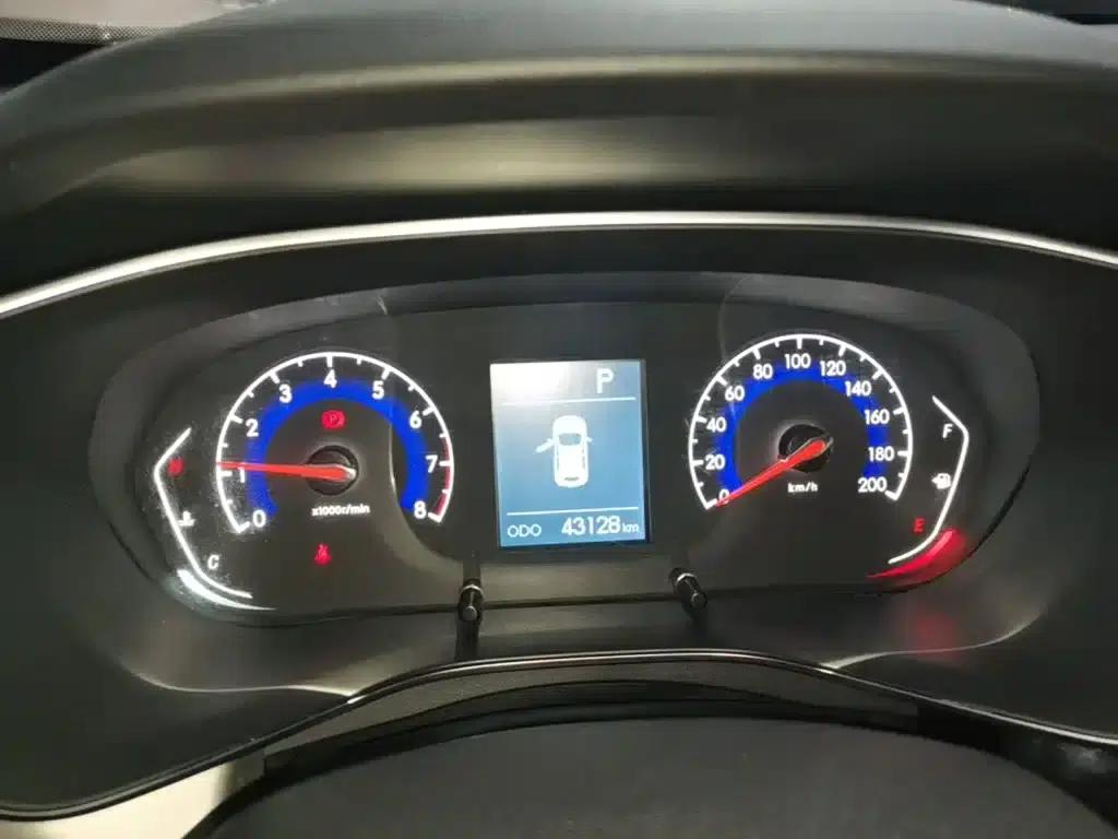 Beijing X3 2021 1.5T CVT Glory Edition — миниатюра 6