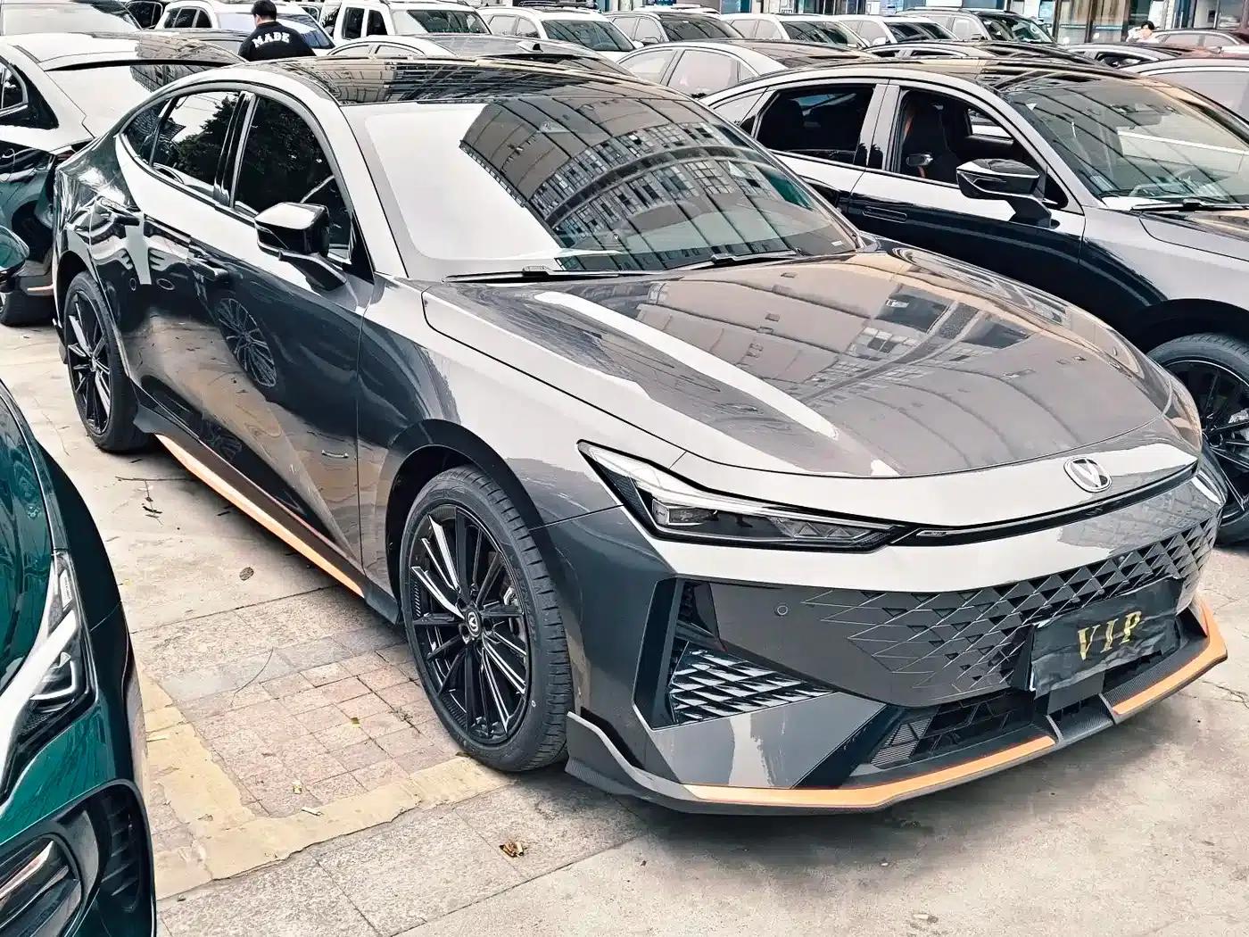 Changan UNI-V 2024 1.5T Premium Sport — миниатюра 3