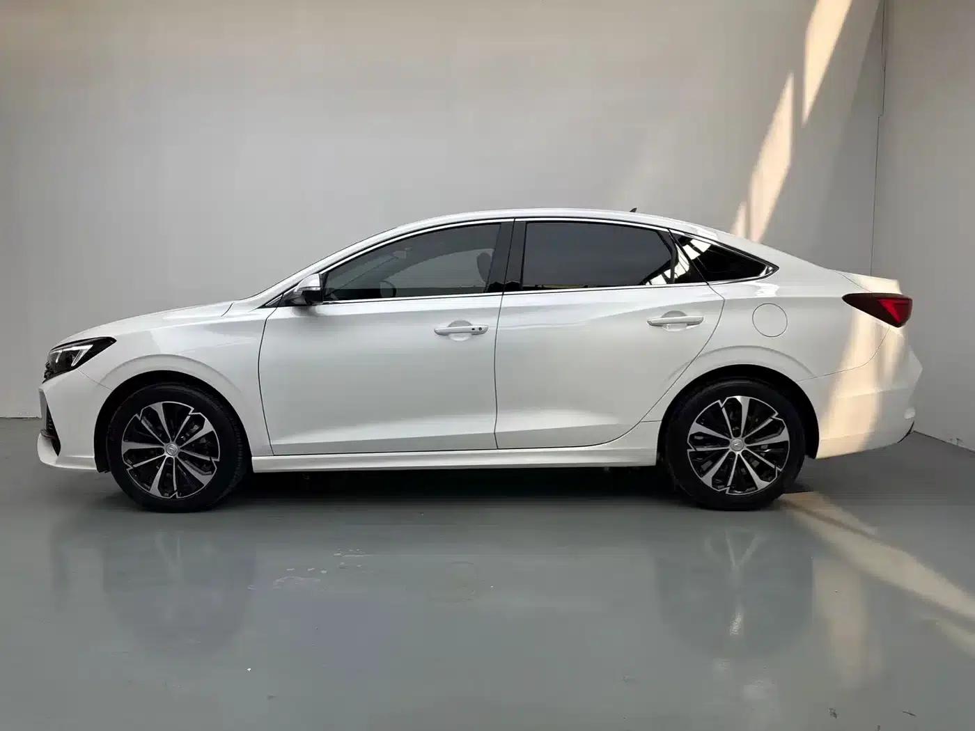 Changan Eado 2022 PLUS Blue Whale NE 1.4T GDI DCT Flagship Edition — миниатюра 3