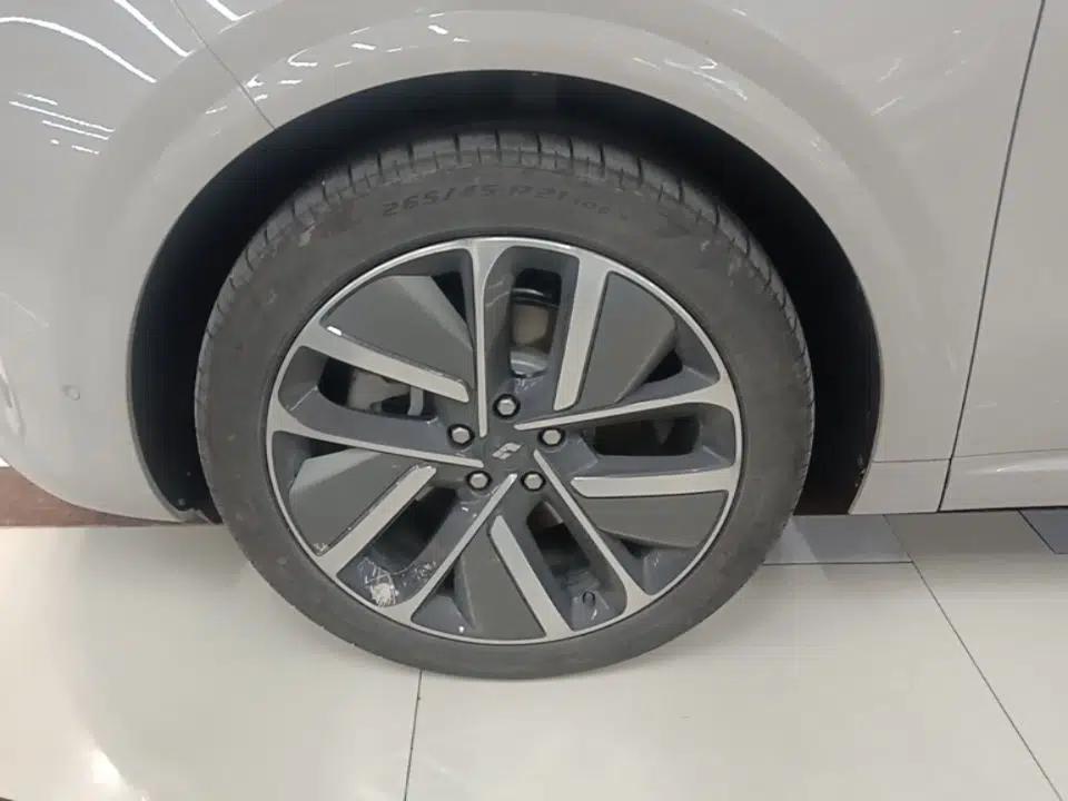 Li Auto L6 2024 Pro Model — миниатюра 15