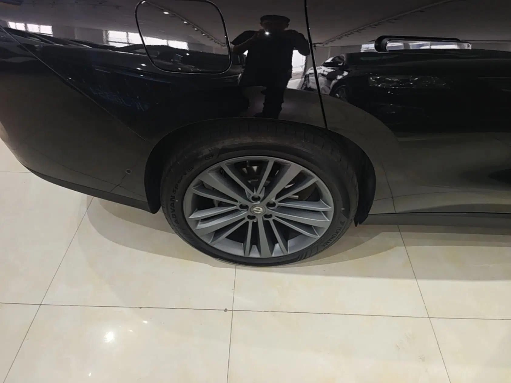 Leapmotor C16 2026 Extended-Range 280 LiDAR Zhizun Edition 6 Seats — миниатюра 11
