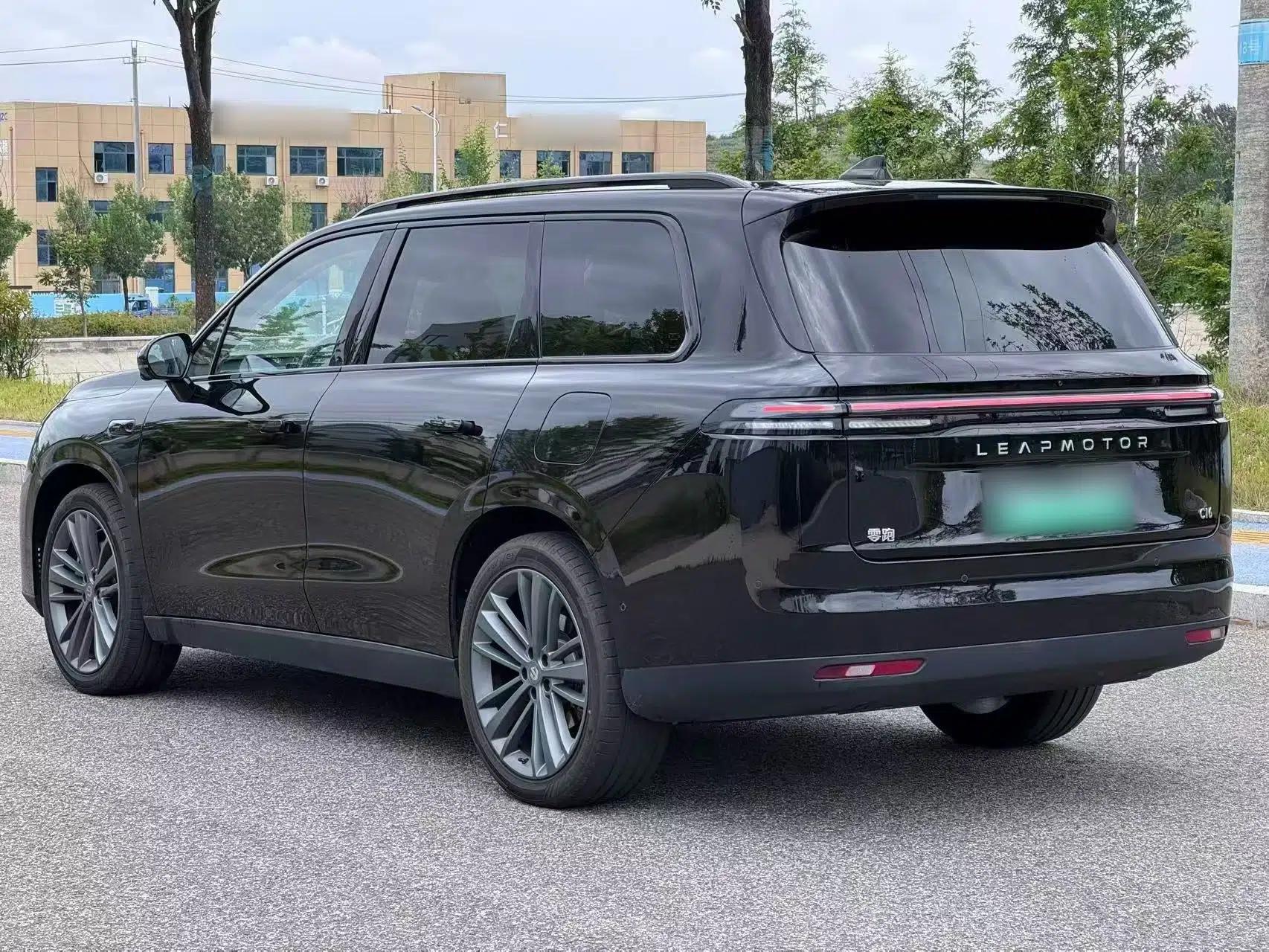 Leapmotor C16 2026 Extended-Range 280 LiDAR Zhizun Edition 6 Seats — миниатюра 4